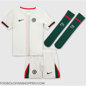 Chelsea Enzo Fernandez #8 Udebanetrøje Børn 2025-26 Kortærmet (+ Korte bukser)